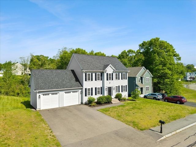 36 Cranesbill Rd, Taunton, MA 02780