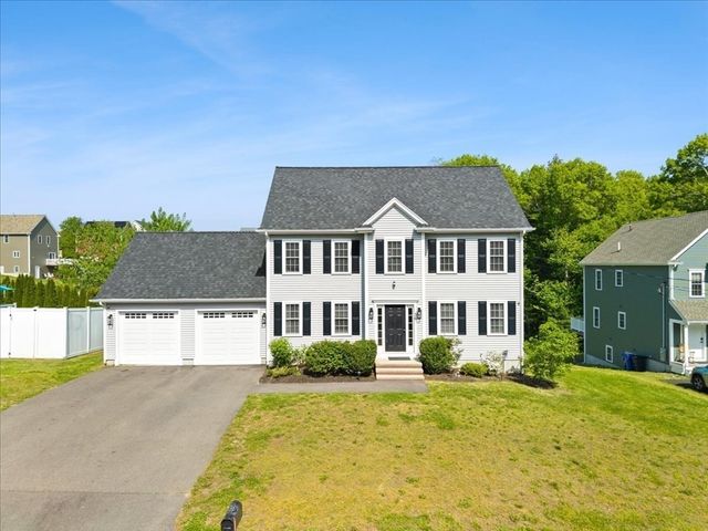 36 Cranesbill Rd, Taunton, MA 02780