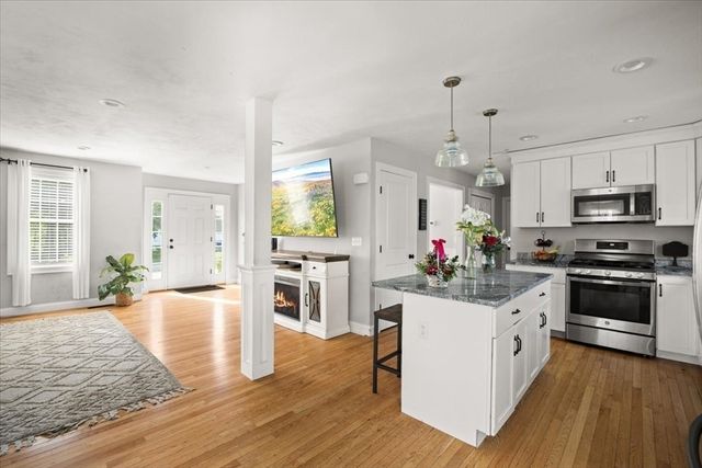 36 Cranesbill Rd, Taunton, MA 02780