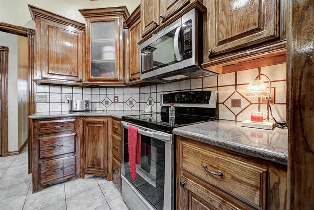 4606 Shoreside Drive, Tuttle, OK 73089