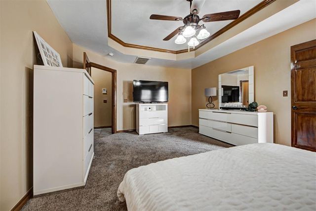 4606 Shoreside Drive, Tuttle, OK 73089