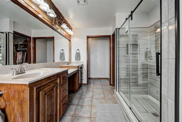 4606 Shoreside Drive, Tuttle, OK 73089