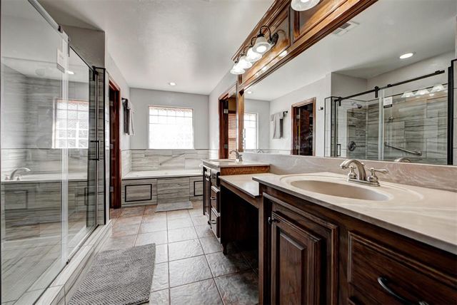 4606 Shoreside Drive, Tuttle, OK 73089