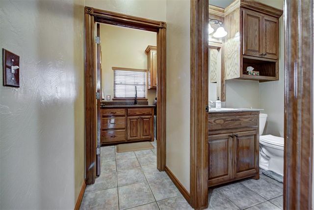 4606 Shoreside Drive, Tuttle, OK 73089