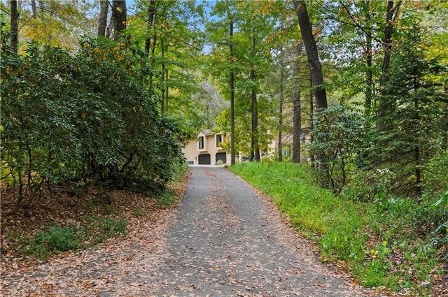 292 Golden Ridge Dr, Jefferson Twp, PA 15501