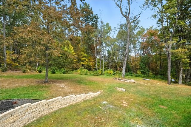 292 Golden Ridge Dr, Jefferson Twp, PA 15501