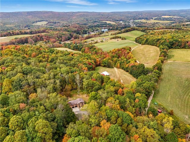 292 Golden Ridge Dr, Jefferson Twp, PA 15501