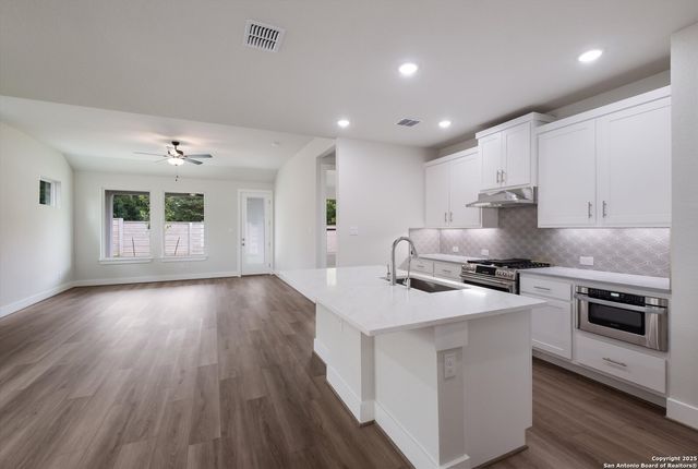 7110 Avignon Forest, San Antonio, TX 78256