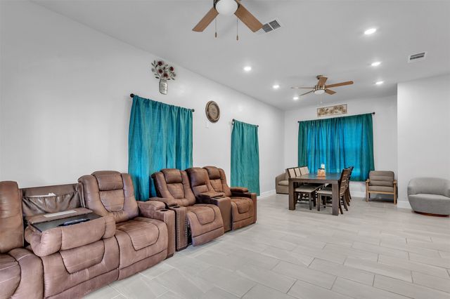 1804 Tammy Street, Hawk Cove, TX 75474