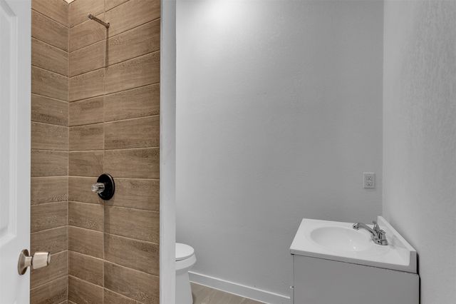 1804 Tammy Street, Hawk Cove, TX 75474