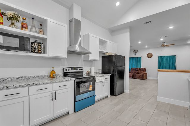 1804 Tammy Street, Hawk Cove, TX 75474