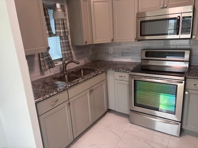 10162 N Meridian Way Way N 6, Palm Beach Gardens, FL 33410