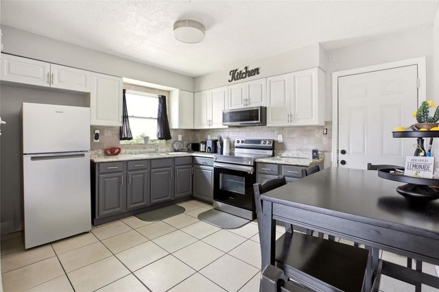 1702 BIRCHWOOD CIRCLE A, Leesburg, FL 34748