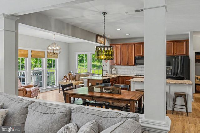 2818 MOUNTAIN LAUREL DR, Furlong, PA 18925