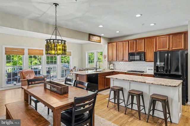 2818 MOUNTAIN LAUREL DR, Furlong, PA 18925