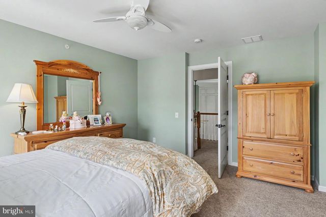 2818 MOUNTAIN LAUREL DR, Furlong, PA 18925