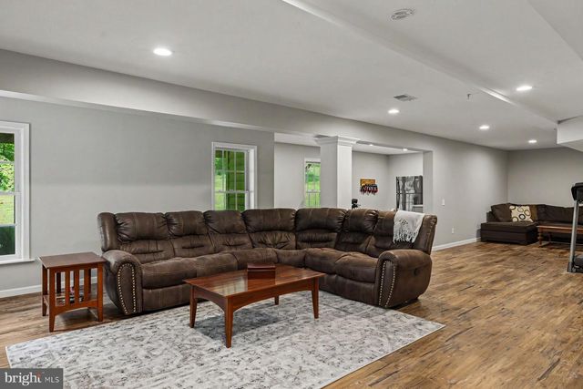 2818 MOUNTAIN LAUREL DR, Furlong, PA 18925