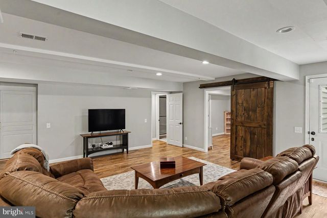 2818 MOUNTAIN LAUREL DR, Furlong, PA 18925