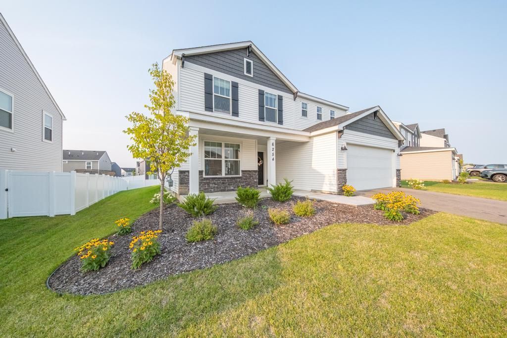 6254 Highland Hills Lane S, Cottage Grove, MN 55016
