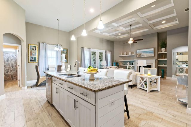 14 Madiera Drive, Freeport, FL 32439