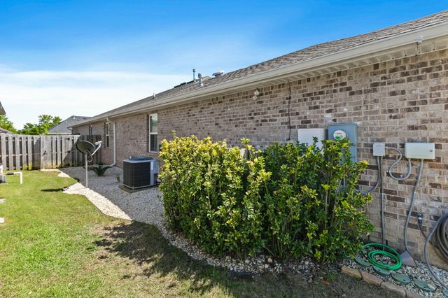 14 Madiera Drive, Freeport, FL 32439