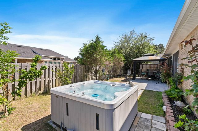 14 Madiera Drive, Freeport, FL 32439