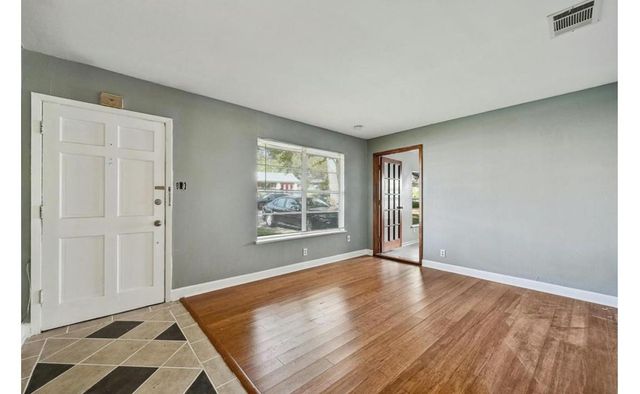 2509 Little John LN, Austin, TX 78704