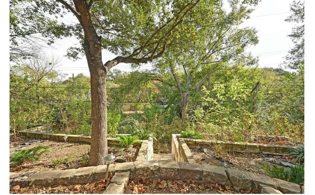 2509 Little John LN, Austin, TX 78704