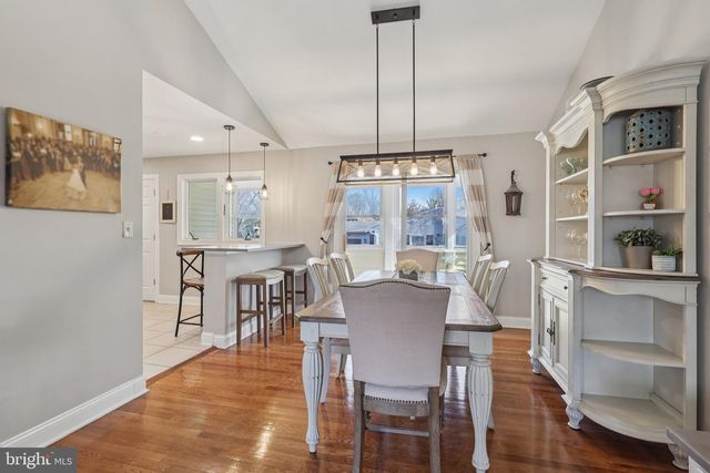 6 RYDAL DR, Lawrence Township, NJ 08648