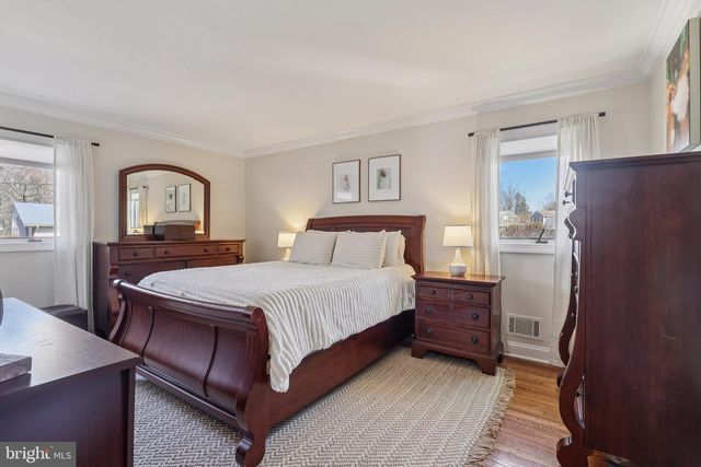 6 RYDAL DR, Lawrence Township, NJ 08648