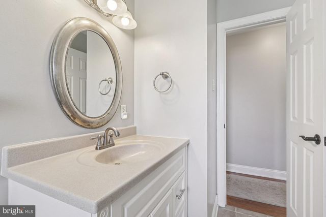 6 RYDAL DR, Lawrence Township, NJ 08648