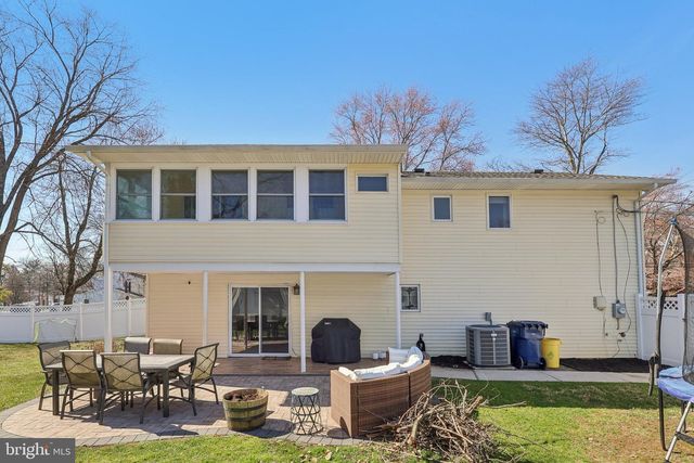 6 RYDAL DR, Lawrence Township, NJ 08648
