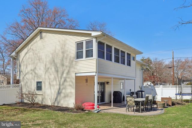 6 RYDAL DR, Lawrence Township, NJ 08648