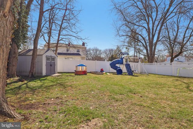 6 RYDAL DR, Lawrence Township, NJ 08648