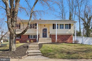 6 RYDAL DR, Lawrence Township, NJ 08648