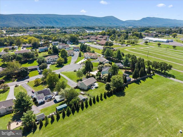 816 BURGESS CT, Woodstock, VA 22664