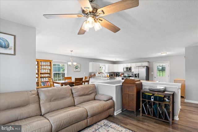 816 BURGESS CT, Woodstock, VA 22664