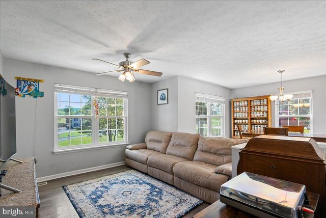 816 BURGESS CT, Woodstock, VA 22664