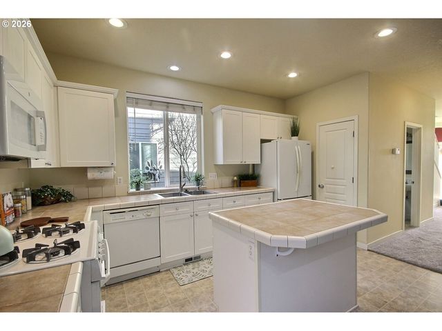 20797 Nw LONGBOW Ln, Beaverton, OR 97006