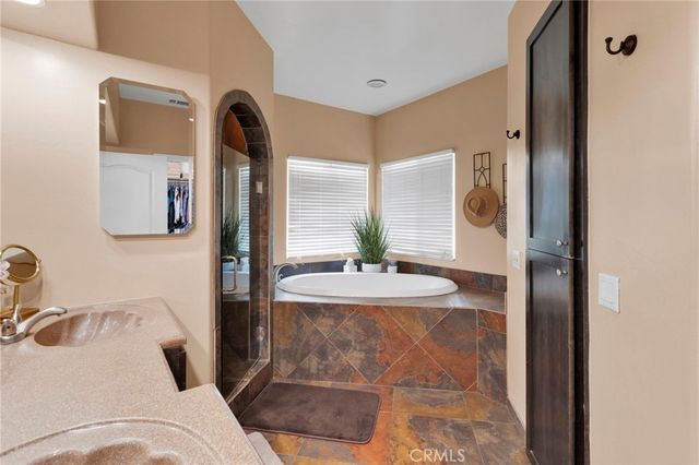 1030 Elsinore, Pinon Hills, CA 92372