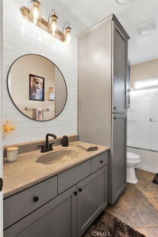 1030 Elsinore, Pinon Hills, CA 92372