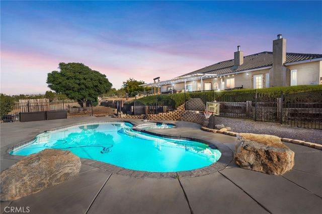 1030 Elsinore, Pinon Hills, CA 92372