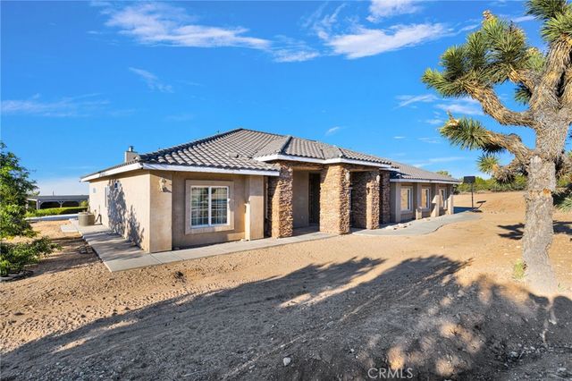 1030 Elsinore, Pinon Hills, CA 92372