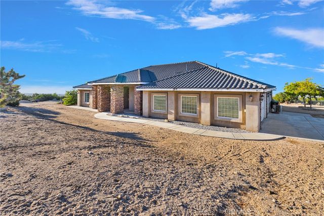 1030 Elsinore, Pinon Hills, CA 92372
