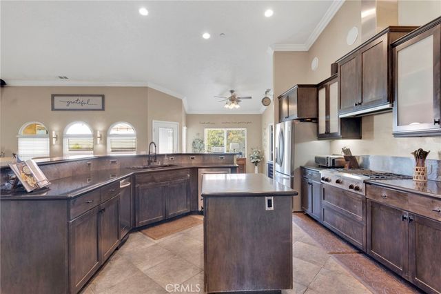 1030 Elsinore, Pinon Hills, CA 92372