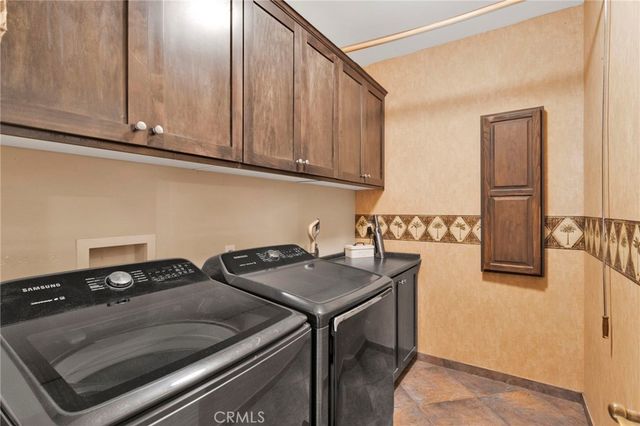 1030 Elsinore, Pinon Hills, CA 92372