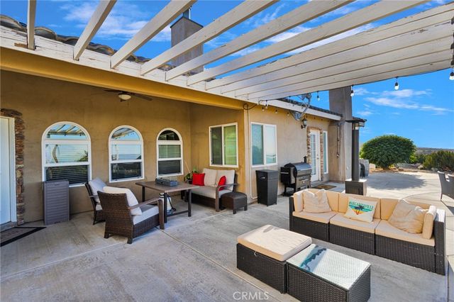1030 Elsinore, Pinon Hills, CA 92372