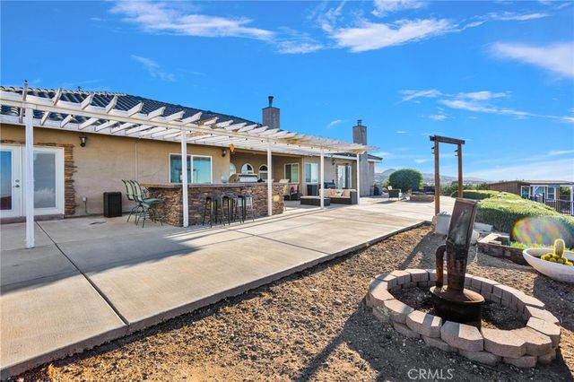 1030 Elsinore, Pinon Hills, CA 92372