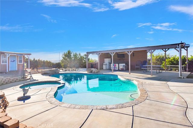 1030 Elsinore, Pinon Hills, CA 92372