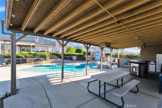 1030 Elsinore, Pinon Hills, CA 92372